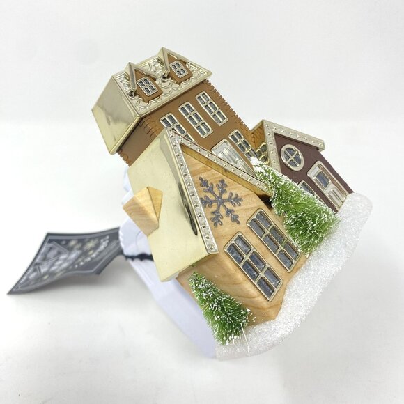 Bath & Body Works Holiday Village Wallflower Fragrance Plug Winter Decor - Picture 2 of 7